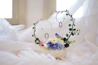 ハート型アーチのリングピロー フェリス・ホワイト