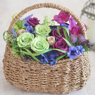 フラワーギフト お花の溢れるバスケット・ミックスカラー
