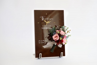 木製パネルの花時計・プレミアム ミニブーケと木製パネルの花時計/プレミアム・ローズ